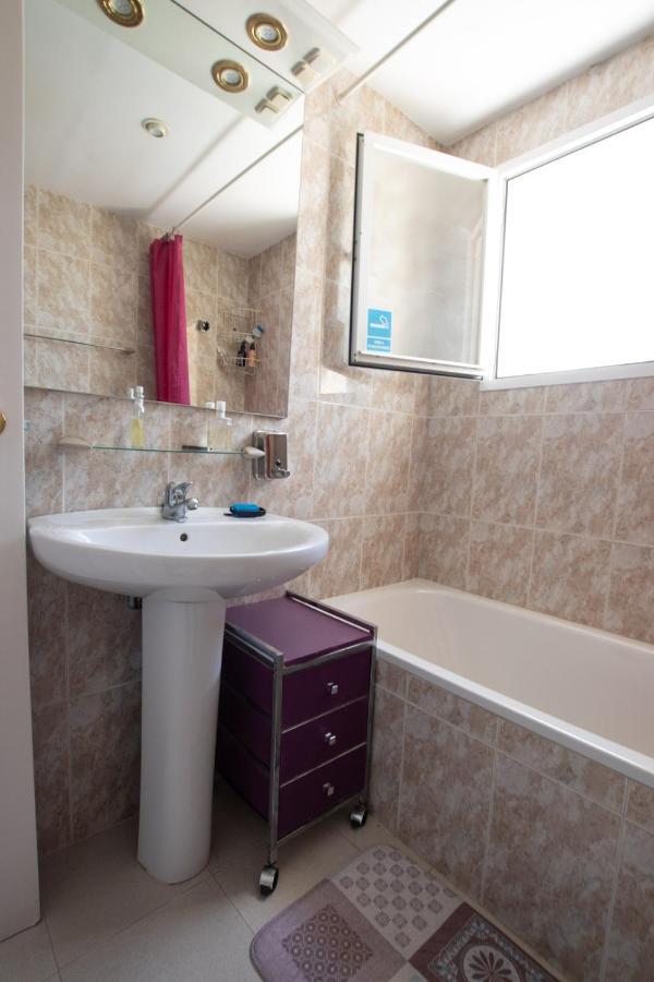Gcprestige Apartment เอสเตโปนา ภายนอก รูปภาพ