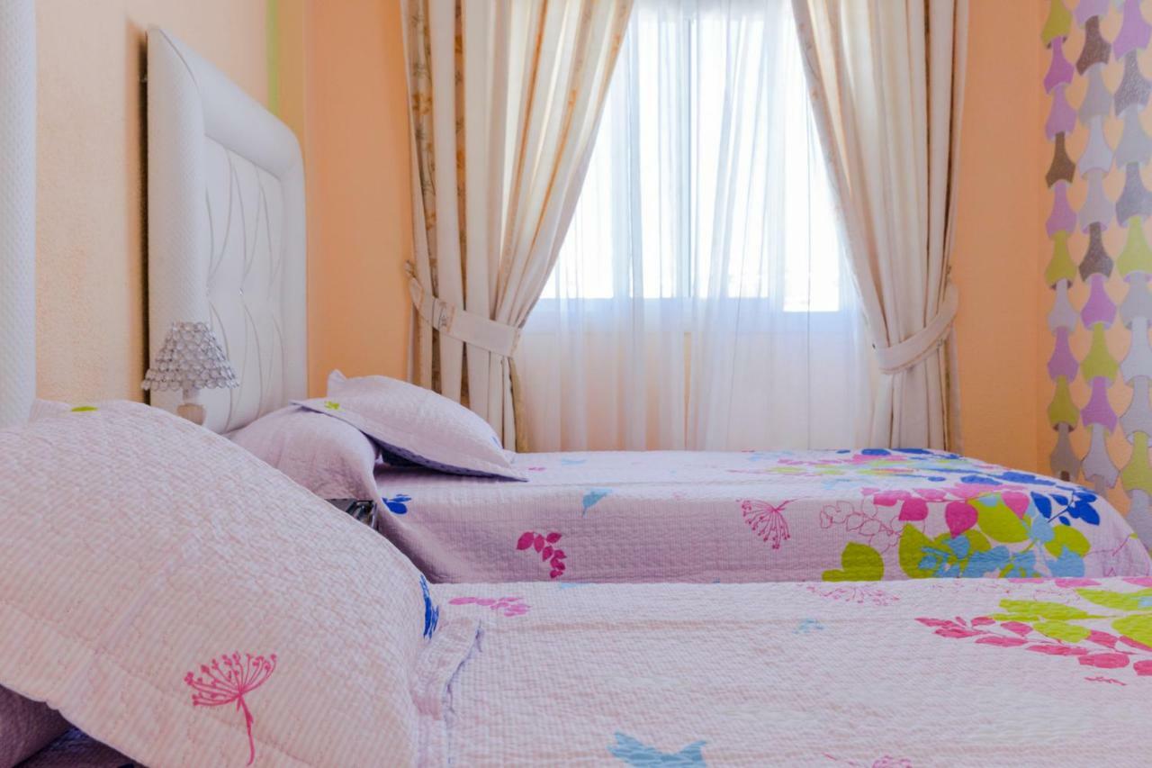 Gcprestige Apartment เอสเตโปนา ภายนอก รูปภาพ